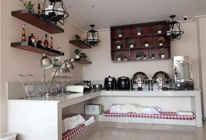 Отель City Comfort Inn Maoming Huazhou Railway Station