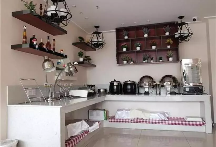 هتل City Comfort Inn Maoming Huazhou Railway Station