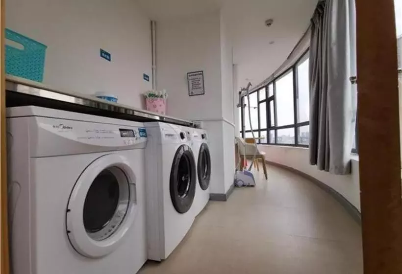 هتل City Comfort Inn Maoming Huazhou Railway Station