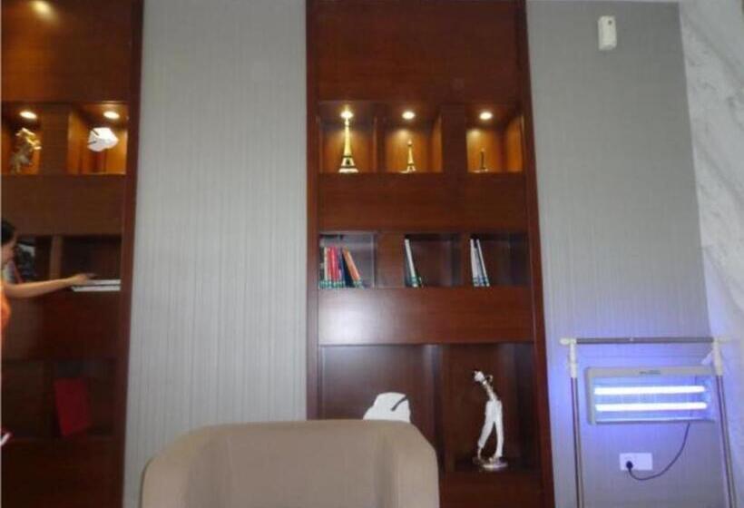 בית מלון כפרי City Comfort Inn Wuhan Dream Times Meiyuan Community Metro Station