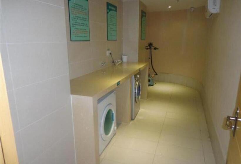 בית מלון כפרי City Comfort Inn Wuhan Dream Times Meiyuan Community Metro Station