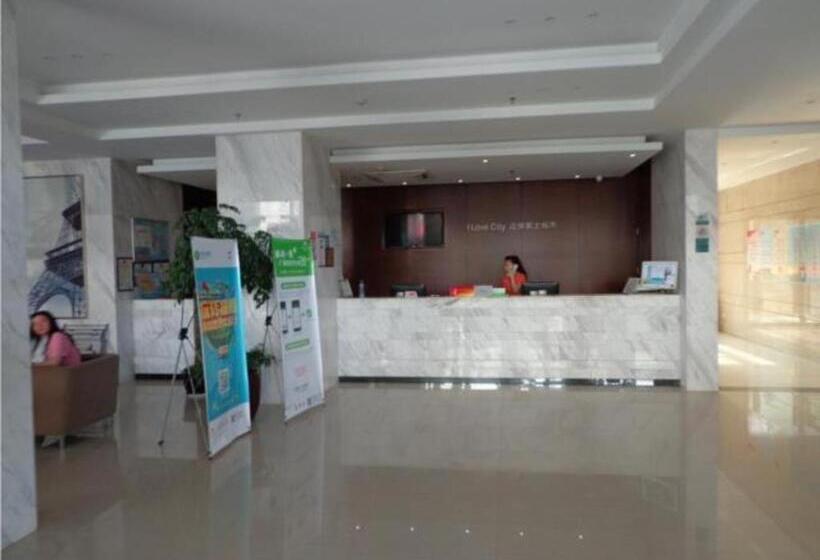 בית מלון כפרי City Comfort Inn Wuhan Dream Times Meiyuan Community Metro Station