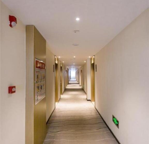 בית מלון כפרי City Comfort Inn Xiangyang Hangkong Road