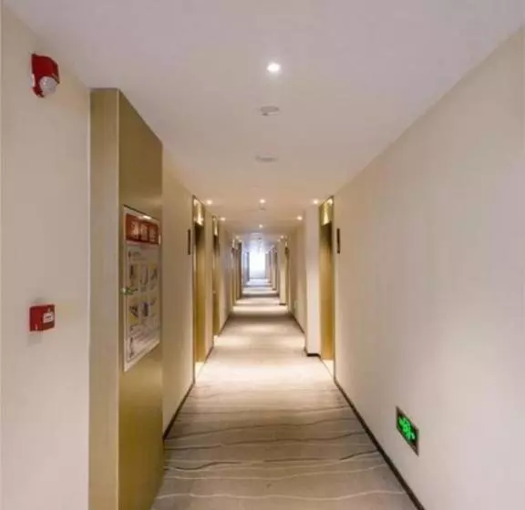 Hotelli City Comfort Inn Xiangyang Hangkong Road