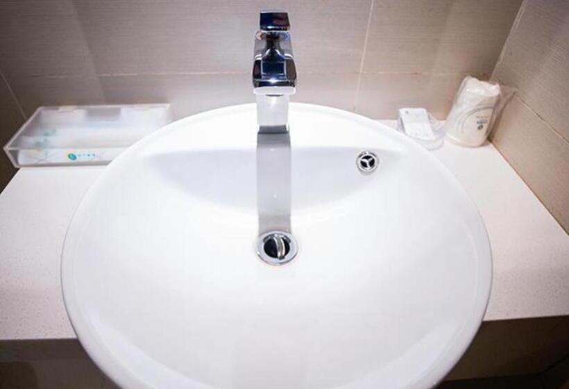 فندق City Comfort Inn Zhanjiang Wuchuan Aoyuan Plaza