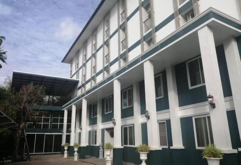 Hotel Roomquest Prachin Buri Rojana