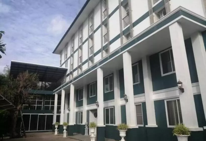 Hotelli Roomquest Prachin Buri Rojana