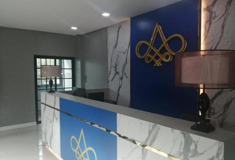 Hotel Roomquest Prachin Buri Rojana