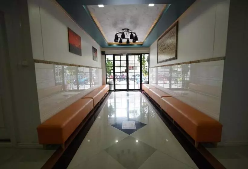 Hotelli Roomquest Prachin Buri Rojana