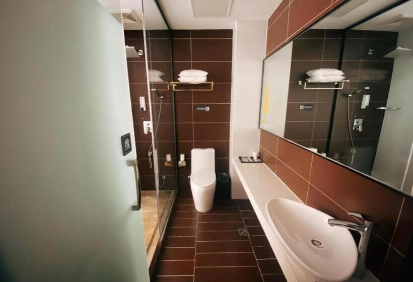 Iu Hotels· Taiyuan Qianfeng Nan Road