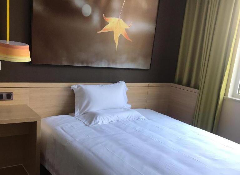 Iu Hotels· Taiyuan Qianfeng Nan Road