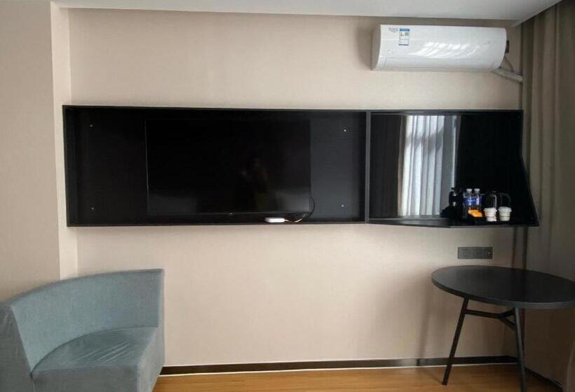 Iu Hotels· Taiyuan Qianfeng Nan Road