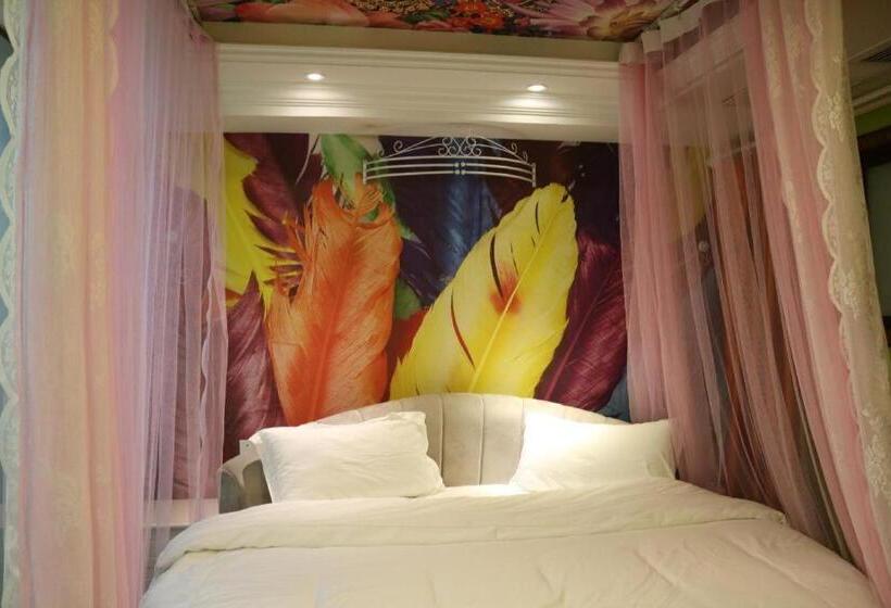 Pai Hotel·chongqing Jiangbei Airport Changfu Road Light Rail Station