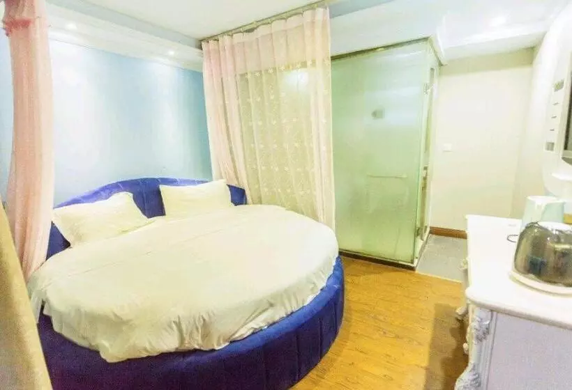 Pai Hotel·chongqing Jiangbei Airport Changfu Road Light Rail Station