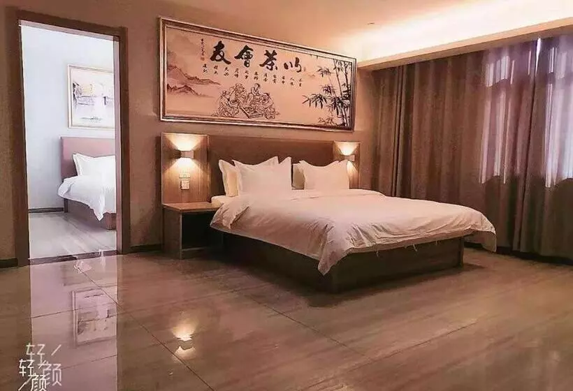 Super 8 Hotel Toksun Shengyuan Central City