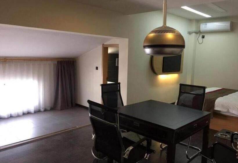 Thank Inn Hotel Hubei Huanggang Hong An County Hong An No.1 Middle School