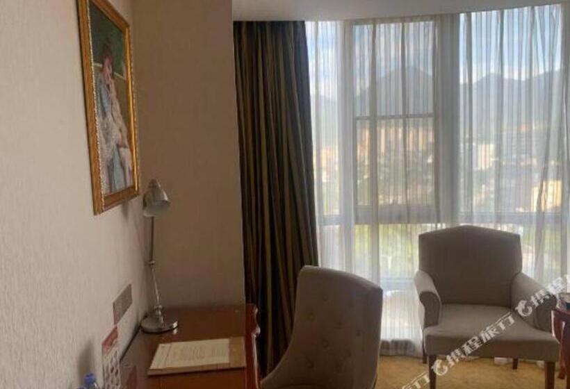 Vienna Hotel Fujian Quanzhou Anxi County Baolong Square