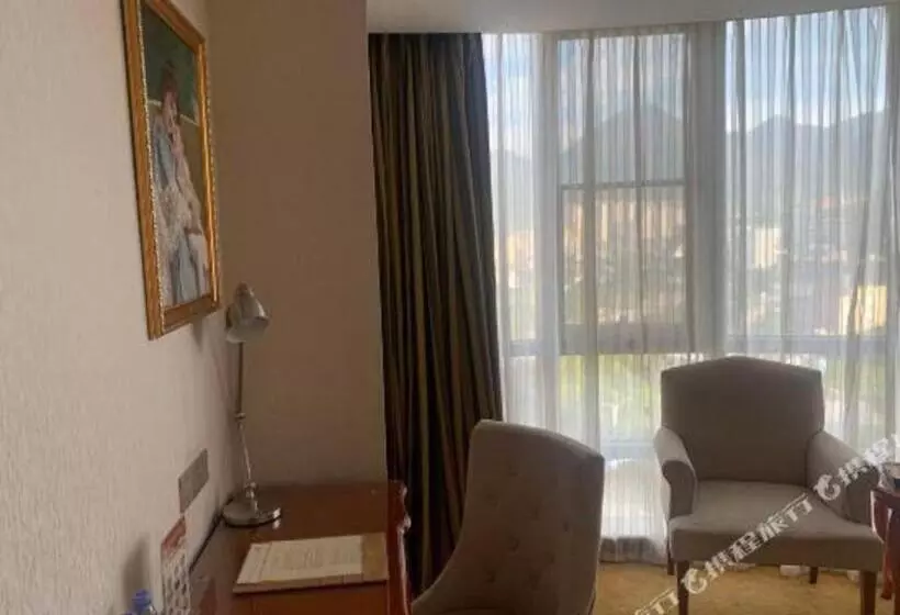 Vienna Hotel Fujian Quanzhou Anxi County Baolong Square