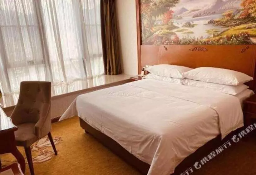 Vienna Hotel Fujian Quanzhou Anxi County Baolong Square