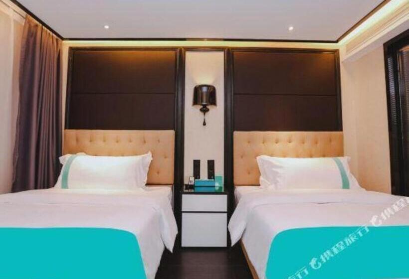 Xana Hotelle·nanchang Bayi Square Metro Station