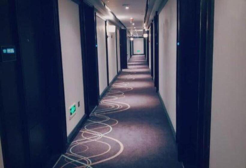 Xana Hotelle·nanchang Bayi Square Metro Station