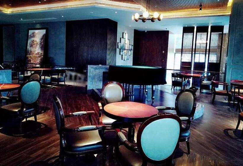 בית מלון כפרי Laibor International