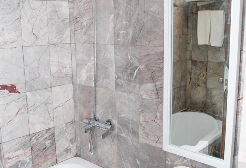 Szálloda Nakorn Phanom Riverview