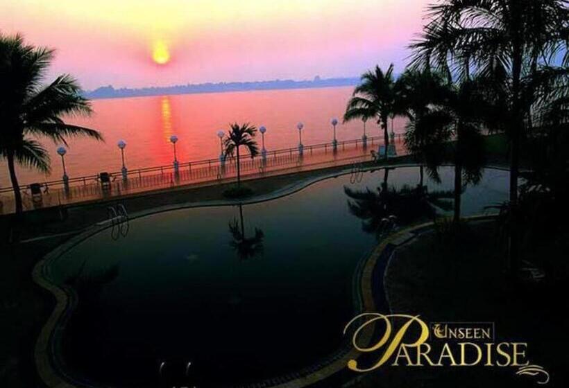 Szálloda Nakorn Phanom Riverview