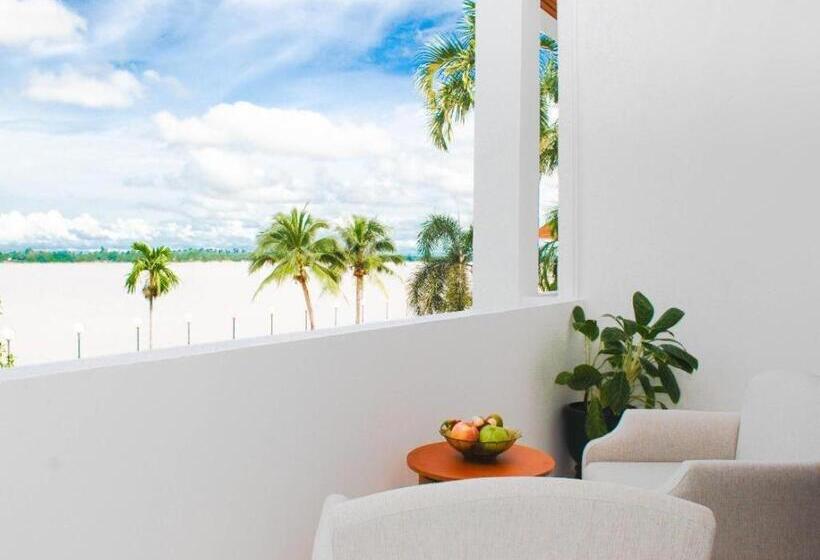 Szálloda Nakorn Phanom Riverview