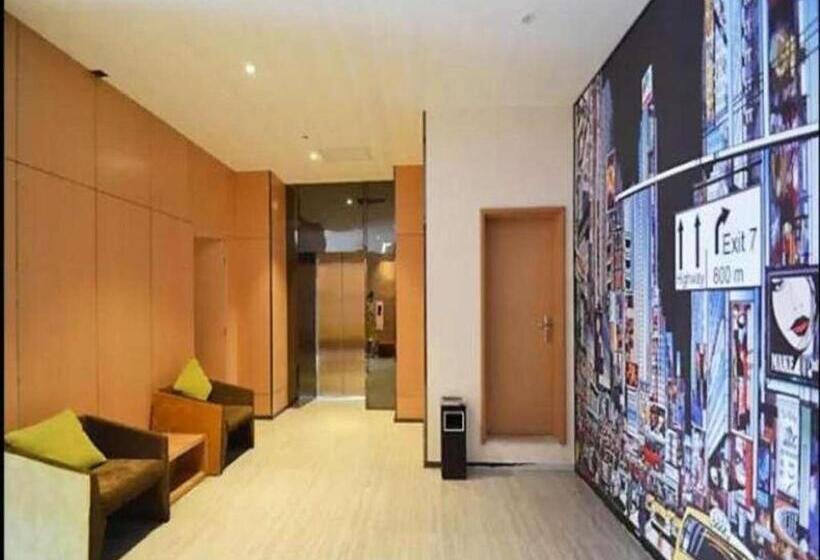 Iu Hotel Zhengzhou Xinzheng Sias International University Branch