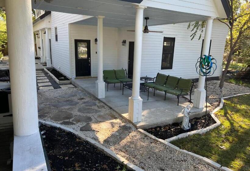 Pansiyon Adult Treehouse In Historic Old Town