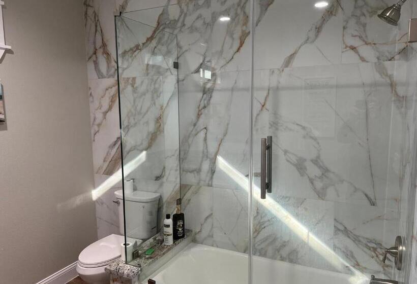 Pansiyon Adult Treehouse In Historic Old Town