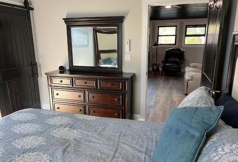 Pansiyon Adult Treehouse In Historic Old Town