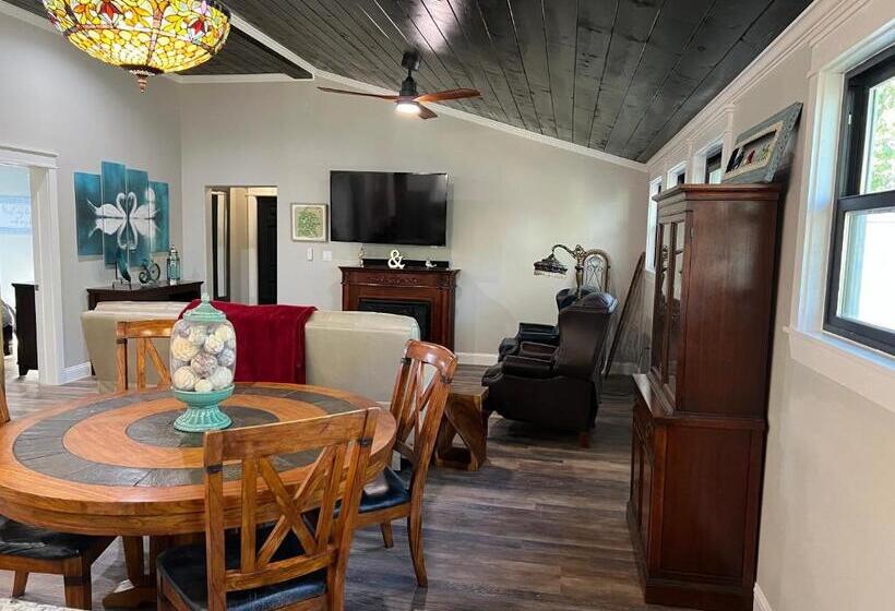 Pansiyon Adult Treehouse In Historic Old Town