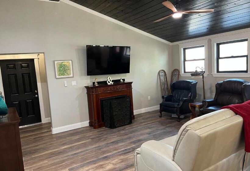 Pansiyon Adult Treehouse In Historic Old Town