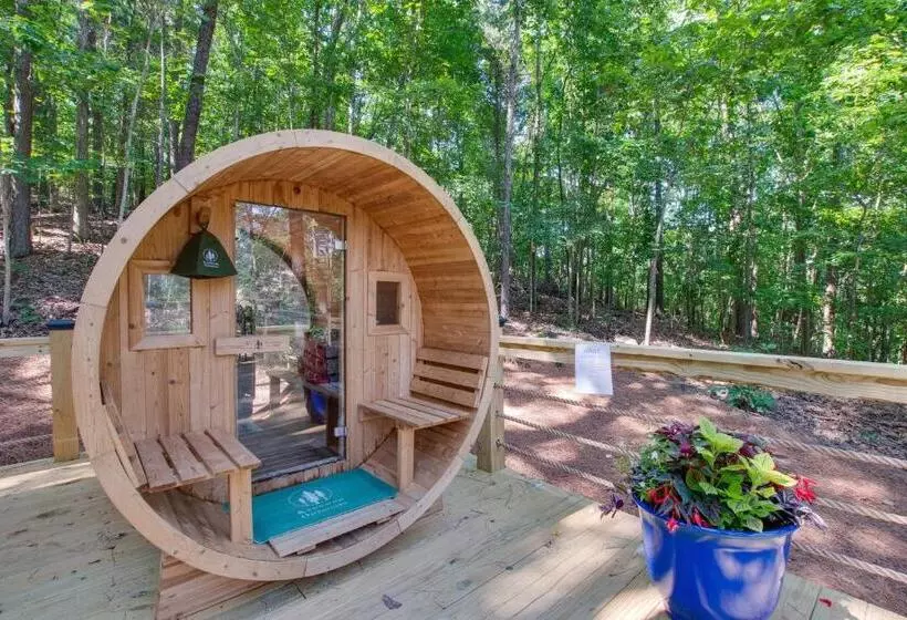 リゾートホテル Maple Luxury Treehouse Near Lake Guntersville