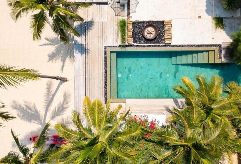 پانسیون Odyssey   Luxury Beachfront Boutique