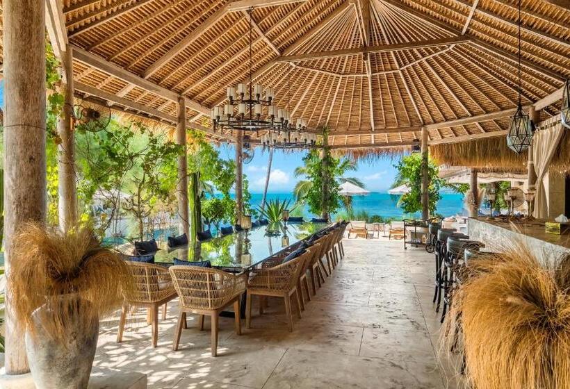 پانسیون Odyssey   Luxury Beachfront Boutique