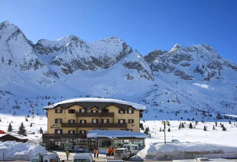 Hotelli Dolomiti