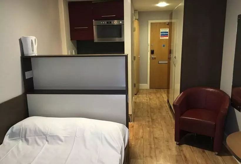 Residenssi Dashwood Studios