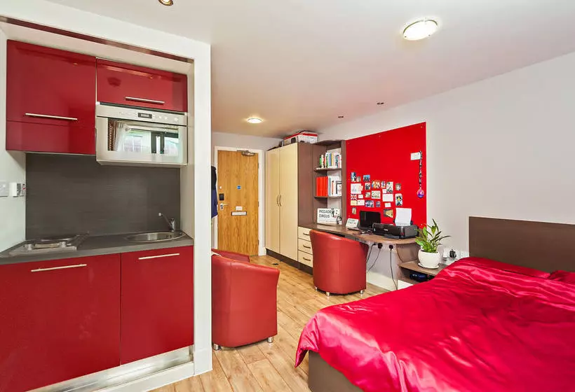 Residenssi Dashwood Studios