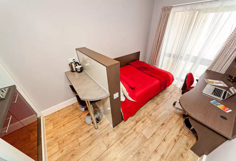 Residenssi Dashwood Studios