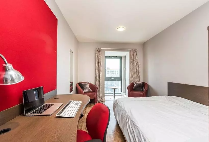 Residenssi Dashwood Studios