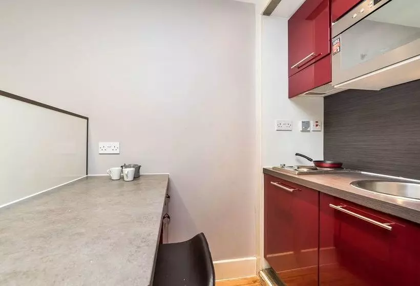 Residenssi Dashwood Studios