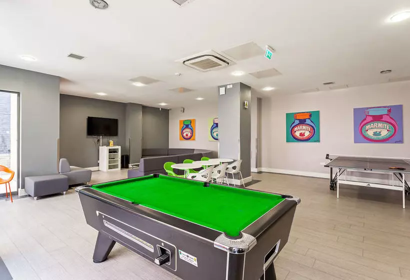 Residenssi Dashwood Studios