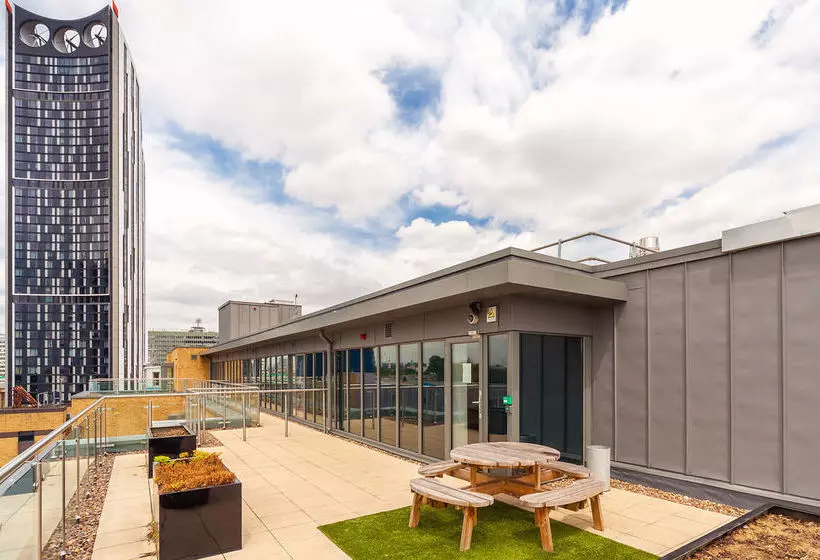 Residenssi Dashwood Studios