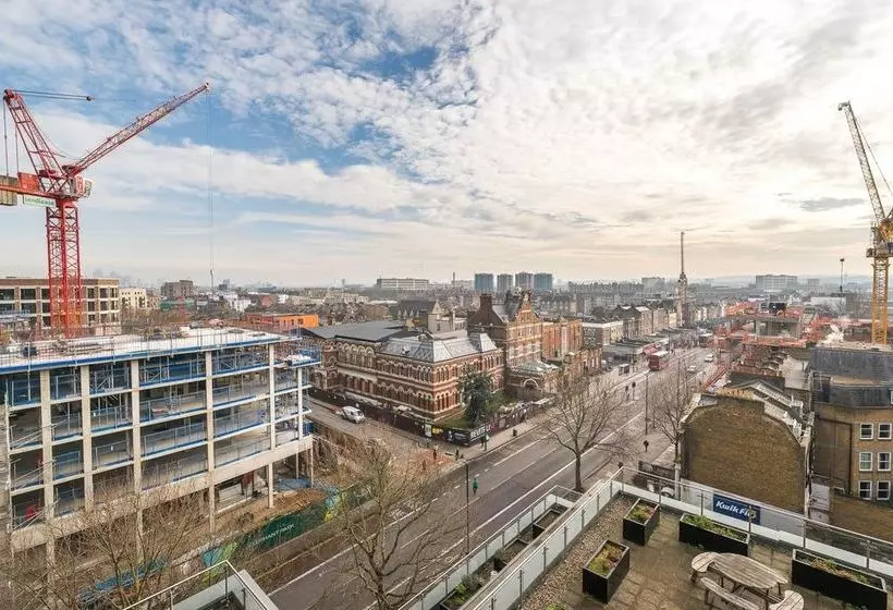 Residenssi Dashwood Studios