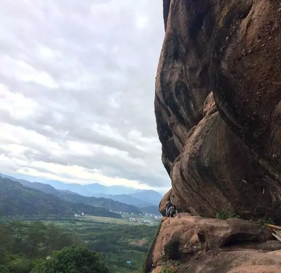 Wuyi Mountain Da Wang Peak Youth Hostel