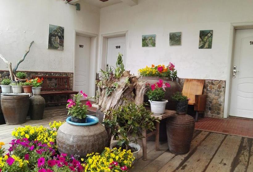 Wuyi Mountain Da Wang Peak Youth Hostel