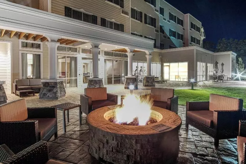 ホテル Courtyard By Marriott Lenox Berkshires